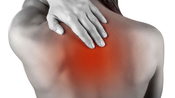 болка поради остеохондроза в гърдите